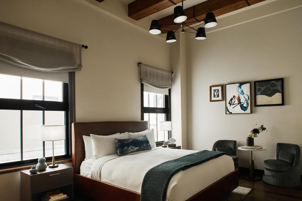 فندق فيجيروا لوس أنجلوس المظهر الخارجي الصورة A guest room at the Hotel Commonwealth