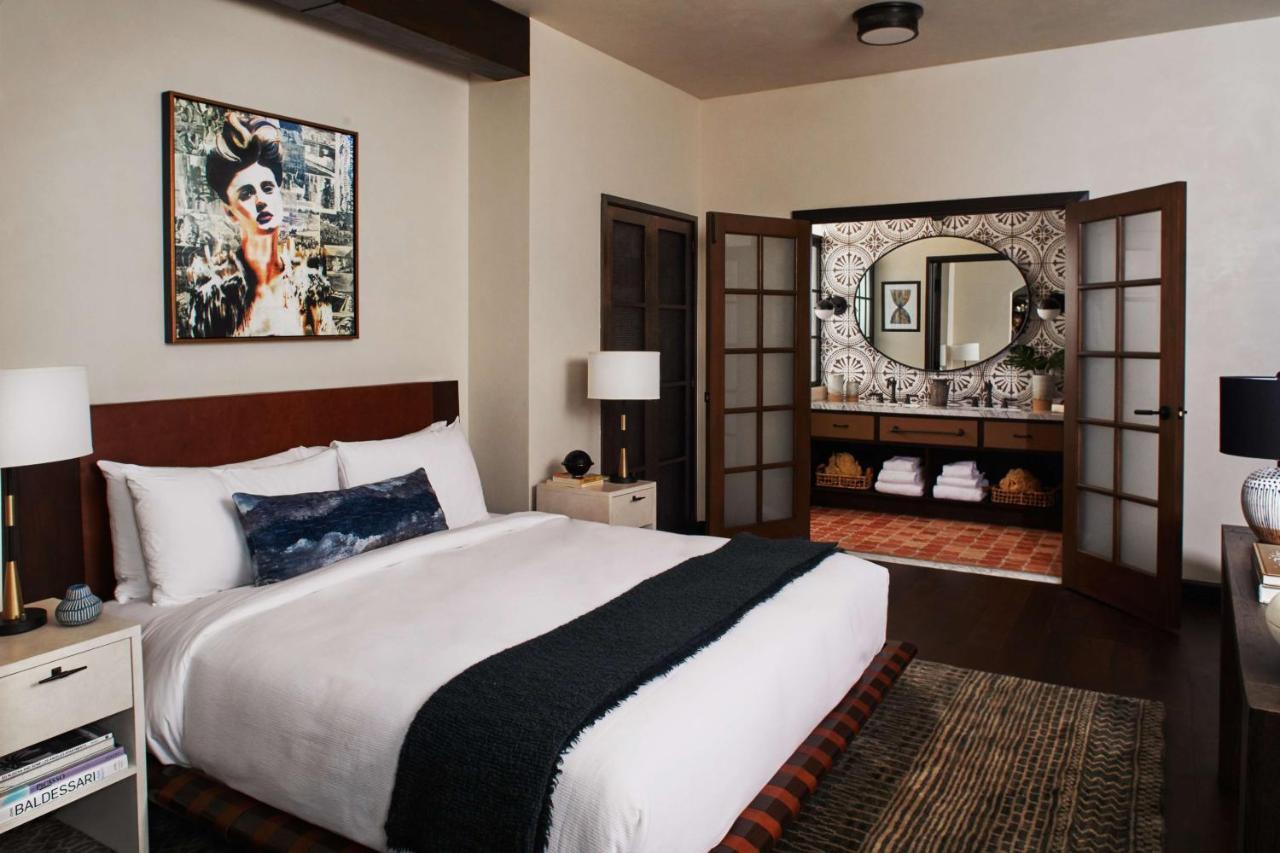 فندق فيجيروا لوس أنجلوس المظهر الخارجي الصورة A guest room at the Hotel Valley Ho