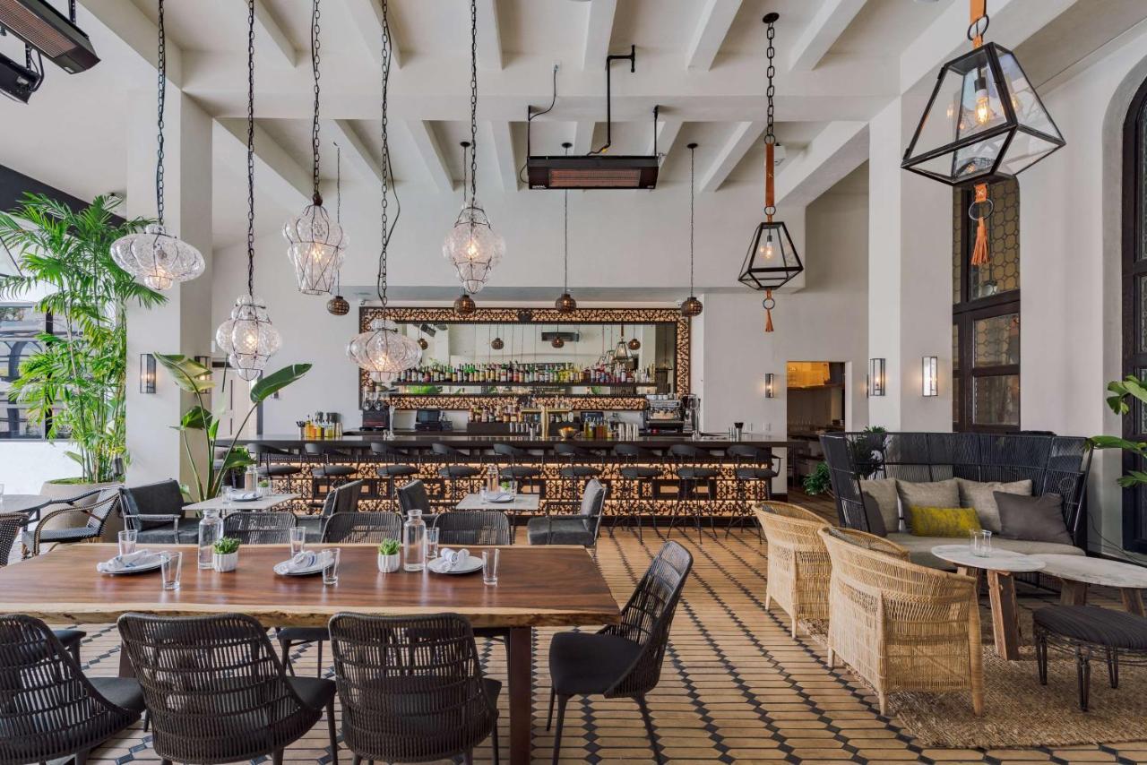 فندق فيجيروا لوس أنجلوس المظهر الخارجي الصورة The interior of the restaurant