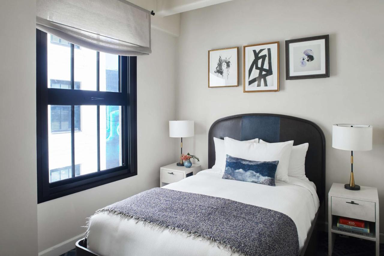 فندق فيجيروا لوس أنجلوس المظهر الخارجي الصورة A bedroom at the Hotel 57