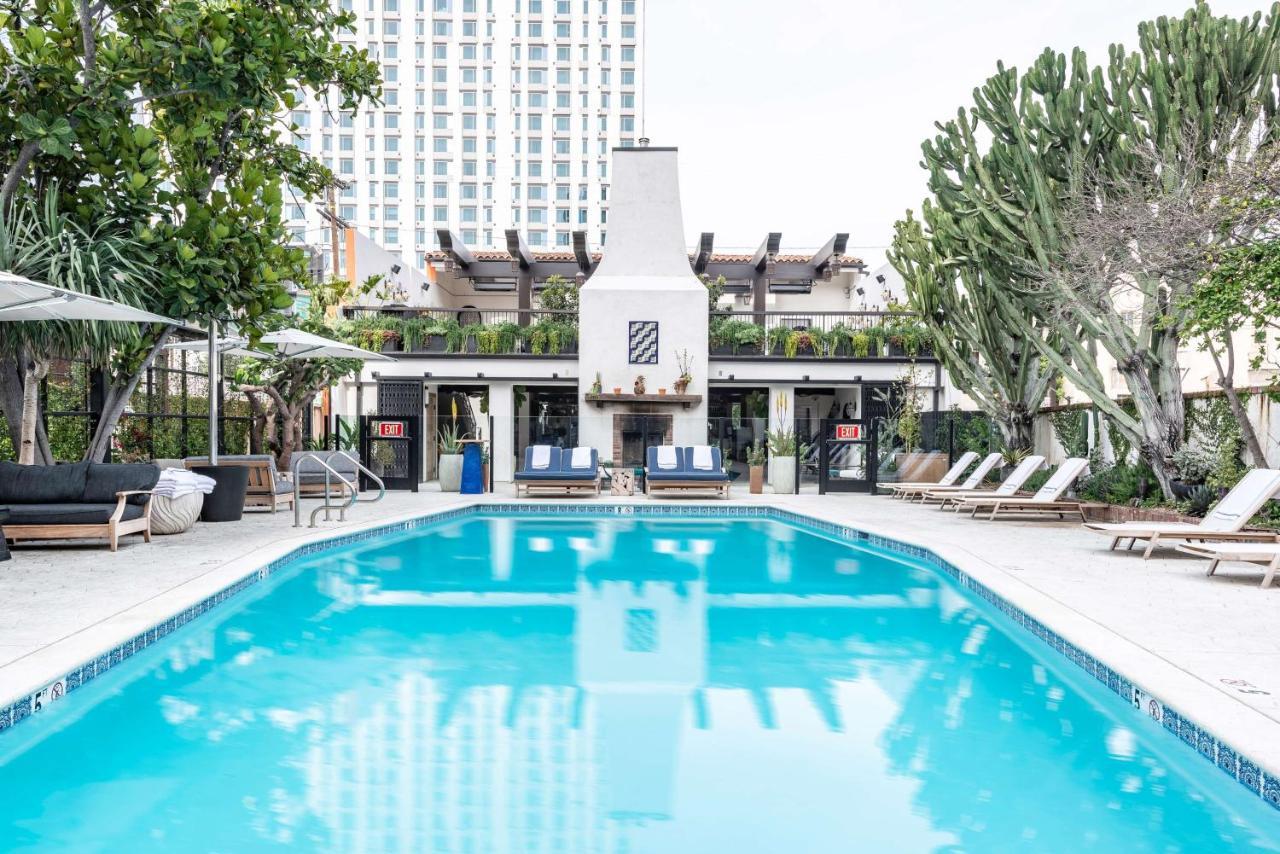 فندق فيجيروا لوس أنجلوس المظهر الخارجي الصورة The pool at the Standard Hollywood