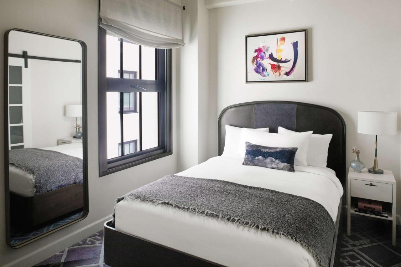فندق فيجيروا لوس أنجلوس المظهر الخارجي الصورة A bedroom at the Hotel 57