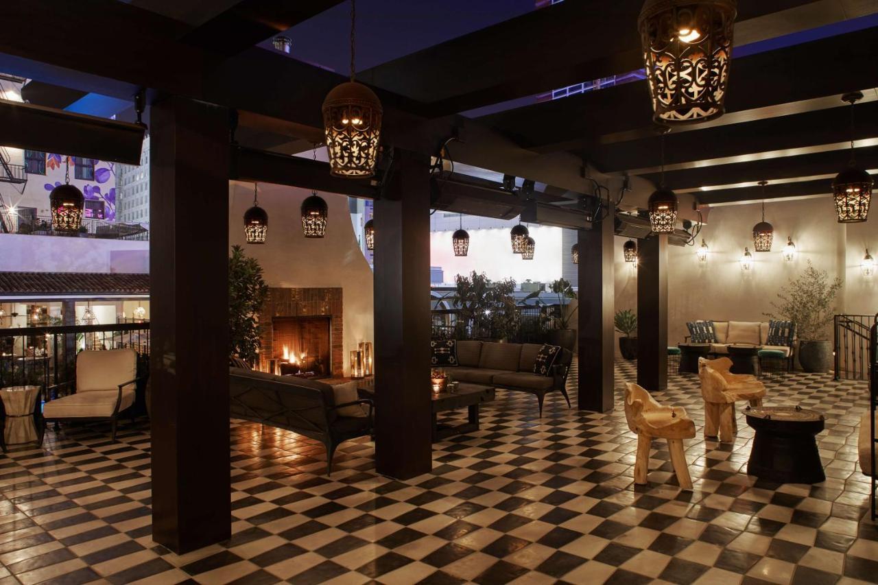 فندق فيجيروا لوس أنجلوس المظهر الخارجي الصورة The interior of the hotel
